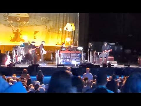 Bob Dylan plays Blind Willie McTell on his 84th birthday