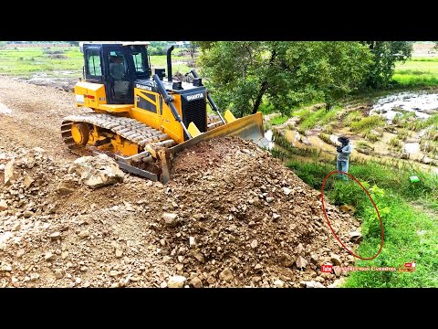 Completing Corner Perfectly By Shantui DH17c3 Dozer Pushing Pave Stones & Dump Truck In Land Filling