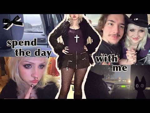 getting ready to pick up my boyfriend (from the airport) 🖤