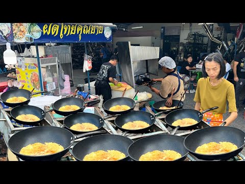 70-year-old Grandma Cooks Crispy Seafood and Pad Thai Non Stop Everyday | Thai Street Food