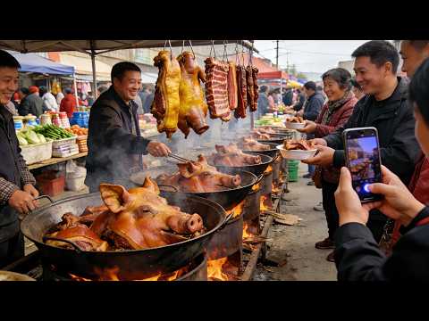 中國四川重慶趕大集，到處充滿煙火氣，10元一位盒飯二十多道菜隨便吃，榮昌滷鵝真便宜13一斤隨便選，本地人能吃肉，滷豬頭肉一天500斤不夠賣，傳統手藝米花糖小時候味道，燒白、麻辣炒雞各種街頭令人胃口大開