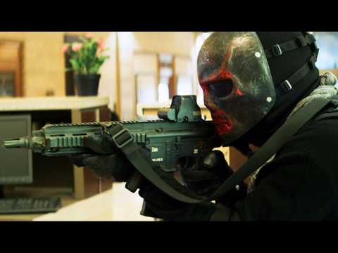 太專業！退役特種兵組隊復仇，教科書搬花式搶銀行，全副武裝2分鍾搶完，全程火爆刺激無尿點