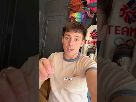 Back back back again at my knitting machine!