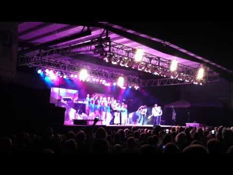 Foreigner sings with local School Choir - I want to Know What Love Is - 9/22/12