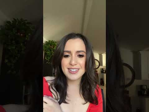 Laura Marano - Livestream (Instagram)