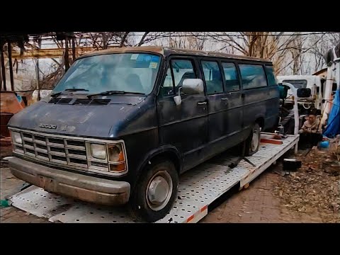 Restauracion la furgoneta grande Dodge de los años 90 - Spa para autos -  de coches clásicos.