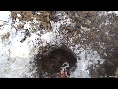 Долго его откапывали. Рыбалка в Сибири. Глухозимье близко.