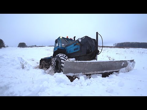 ТРАКТОР ЗАСТРЯЛ. ХТЗ Т-150 буксует. КИРОВЕЦ К-739 в помощь. Чистим снег. Работа техники зимой.