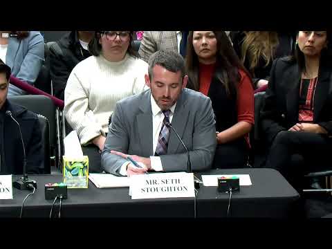 WATCH: Former police officer says federal immigration policy is not ‘democratically acceptable’