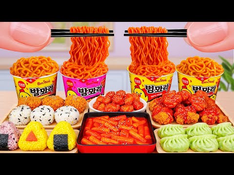 Samyang Ramen with Sushi & Tteokbokki 🍜 Receta de Kimbap y fideos de comida rápida pequeña