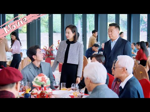 Framed at a blind date,the CEO steps up and announces:She’s my girlfriend,