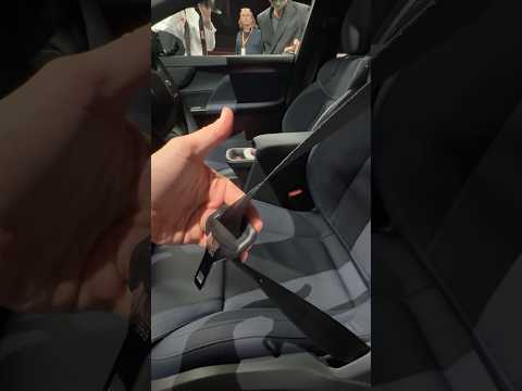 La CINTURA DI SICUREZZA del futuro? Volvo EX60
