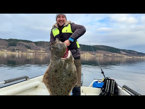 Это ПАЛТУС!!! НЕ МОГУ ПОДНЯТЬ! Ловля трофейного палтуса в Норвегии