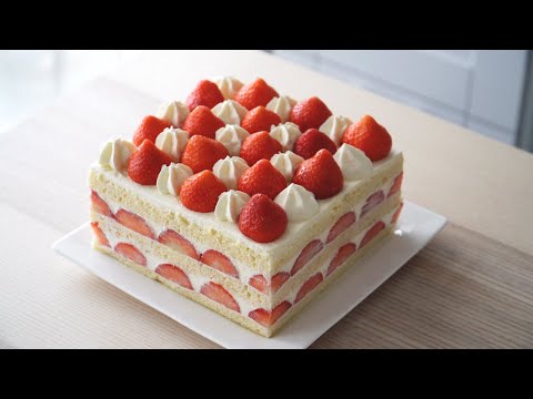 Christmas Strawberry Cake