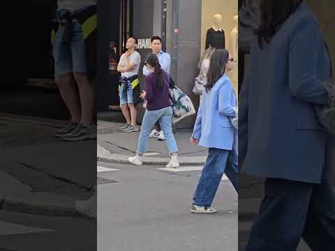 Street Fashion in Italy 🇮🇹| Soft, Simple, Stylish: SS25 👉subscribe to my channel #fashiontrends2025