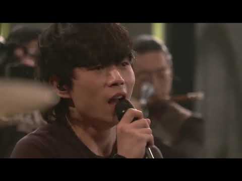 【趙雷讓人淚目的《南方姑娘》現場版】你是不是也喜歡著一個穿著碎花裙，話不多，笑起來平靜優雅的姑娘，冬天了，你找到她了麽~