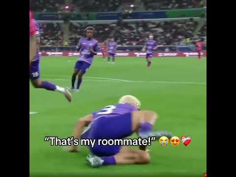 Stable Ronaldo GLAZES Marlon! 😂