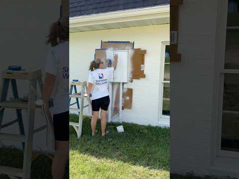 Even a pig looks better with some lipstick! This reel made Facebook commenters SO mad…