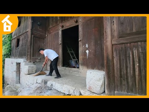Homeless Man Renovates Abandoned Old House in the Mountains to Start New Life with Animals