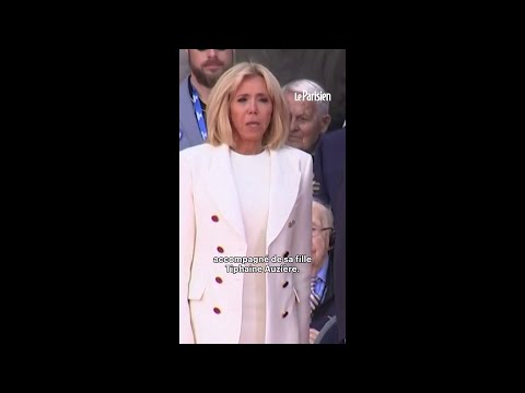 Brigitte Macron traite des féministes de « sales connes » en marge d’un spectacle d’Ary Abittan