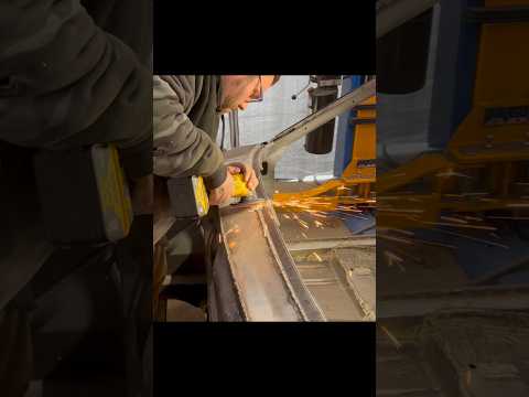 Cowl plates fully welded on the 1972 AMC Javelin