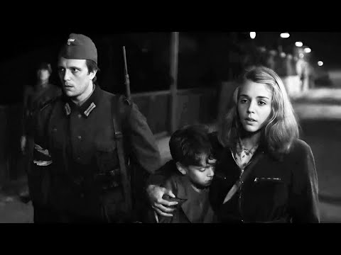 德軍入侵後，法國北部居民被迫離家南遷，愛著的人在逃離戰爭中不期而遇，攜手向前！