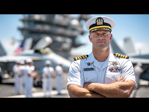 How Do CAPTAINS LIVE on Massive Aircraft Carriers