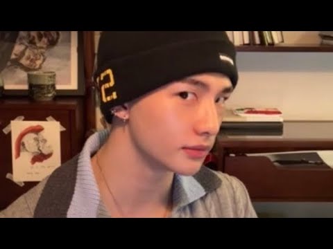 STRAY KIDS memes but if you laugh you lose