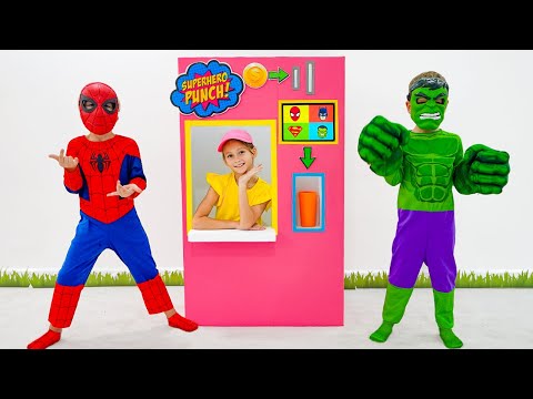 الأطفال يتحولون إلى أبطال خارقين - قصص ألعاب طريفة للأطفال!
