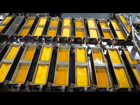 玉子焼きを大量生産するプロセス。1日1500個の玉子焼きを生産する日本の食品工場。