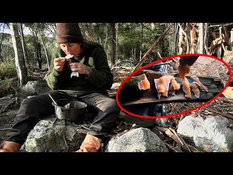 To Win A $250,000 Survival Prize,This Woman Unexpectedly Starts A Mukbang Show On The Spot