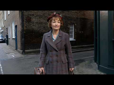 清潔工大媽攢了一輩子錢,竟爲了去巴黎迪奧總部,買一件價值連城的裙子?