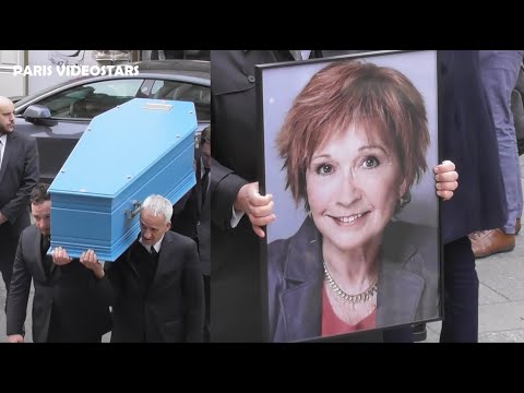 Les célébrités arrivent aux obsèques de Marion GAME le 31 mars 2023 à Paris