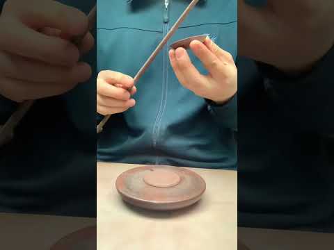 用木转盘制作紫砂壶过程，可能成品和半手的机车的比不是很规整，但是很自然，#手工 #制作过程#紫砂壶#召唤茶友 #茶生活