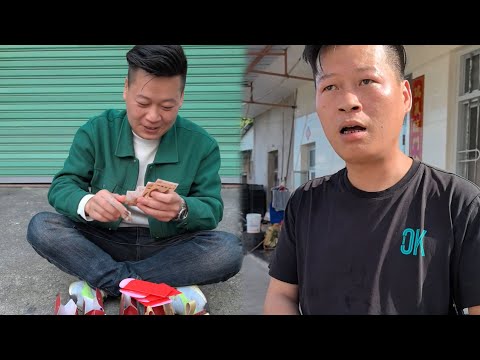 这一跪蛋都碎了，看一遍笑一遍  #搞笑 #funny