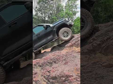 Driving GWM Tank 400 conquers terrain in Guanshan #tank400 #offroad