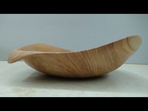 Vide poche avec bords ondulés en cerisier