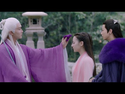 The devil bullies Fengjiu. emperor suddenly appears as Fengjiu's husband. The devil  is scared