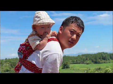 城里姑娘戴上了农村的单亲爸爸 一个平凡的爸爸，就像漆黑夜空里的一束微光，虽不足以驱散所有黑暗，却足以温暖每一个路过的灵魂#农村生活  #乡村守护人