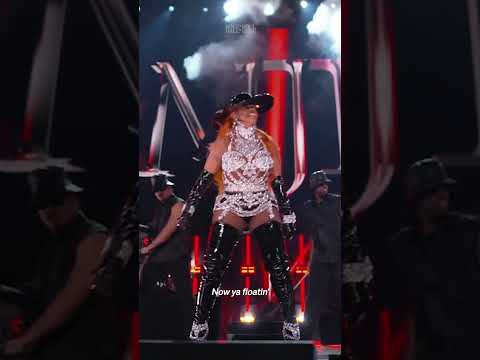 Mary J. Blige Gives Electrifying Performance of "Family Affair" Live