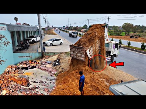 Wonderful!! Project Operator Skills Bulldozer Pushing Soil And 5Ton Truck Unloading Soil