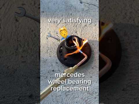 #classicmercedes ... 50% aerospace complexity, 50% Ford Model T simplicity. #youngtimer #r129 #sl600