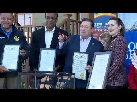Lt. Gov. Billy Nungesser pardons Tony the Crawfish at Tony Chacheres Tuesday morning