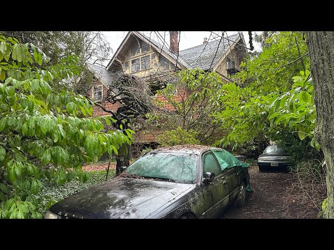 FROZEN IN TIME! Exploring an incredible ABANDONED time capsule farmhouse. (They left everything!)