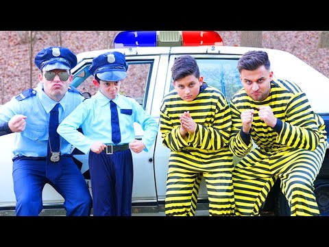 جايسون وأليكس يلعبان دور رجال الشرطة! قصص الشرطة للأطفال - التجميع!