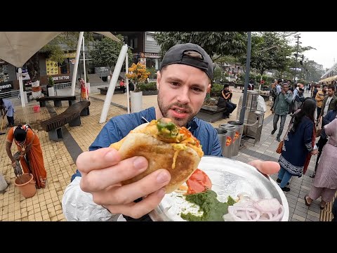 Indore's famous $0.36 Veg Hot Dog 🇮🇳