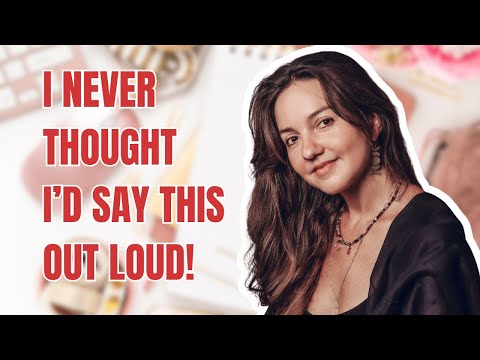 5 Ways I Make Money As a Creative (Without Selling Paintings).