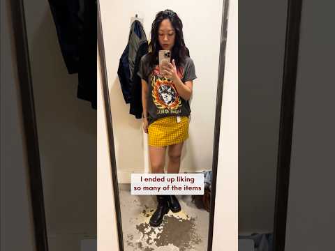 Trying VIVID SPRING colors... and I'm shocked?! 😮😳 #coloranalysis #colorseasons #shopwithme