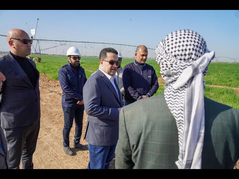 رئيس مجلس الوزراء  يزور أحد حقول زراعة الحنطة التي تعتمد على منظومات الرش الحديثة