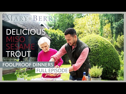 Cooking in the Great Outdoors | Mary Berry's Foolproof Dinners Episode 6 | Full Episode | Mary Berry